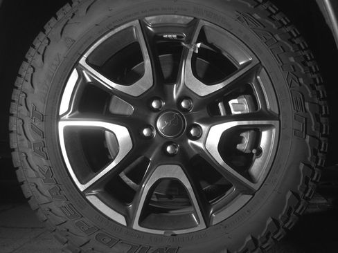 Used 2025 Jeep Compass Trailhawk AWD/4WD image 13