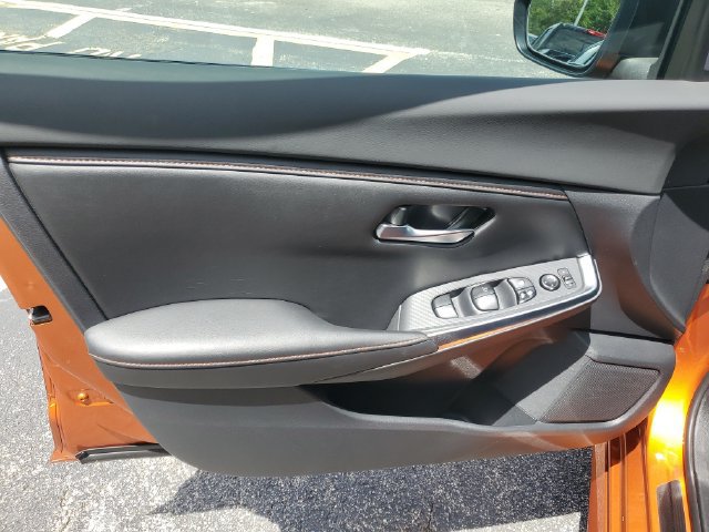 Used 2022 Nissan Sentra SR w/ Electronics Package FWD image 11