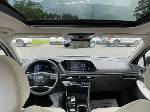 Used 2022 Hyundai Sonata SEL w/ Convenience Package FWD image 9