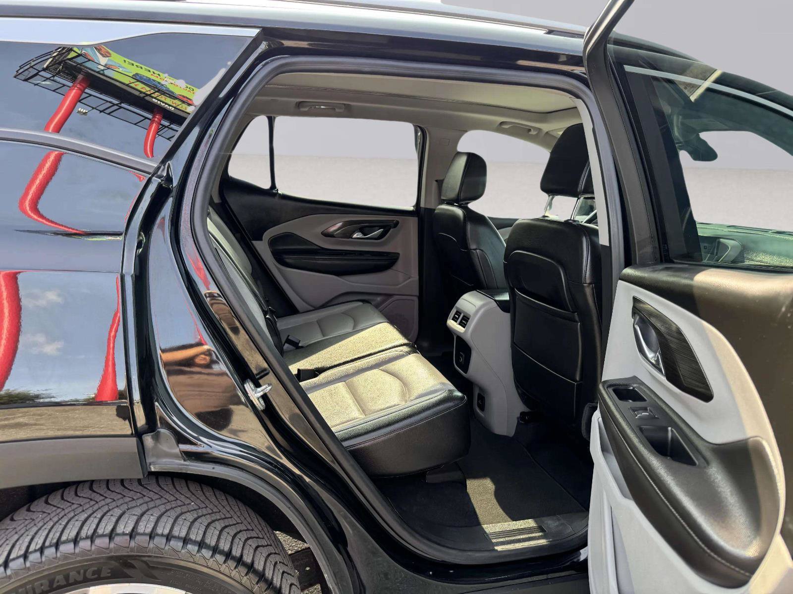Used 2022 GMC Terrain SLT w/ Infotainment Package II AWD/4WD image 45