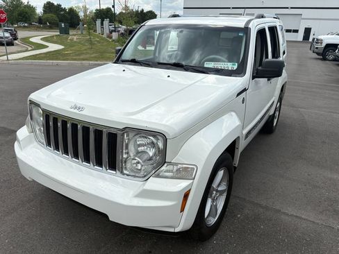 Used 2008 Jeep Liberty Limited w/ Premium Group AWD/4WD image 2