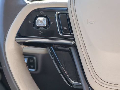 Used 2020 Lincoln Aviator Reserve w/ Equipment Group 201A AWD/4WD image 17