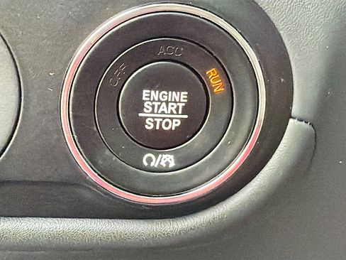 Certified 2023 Maserati Levante Modena image 36