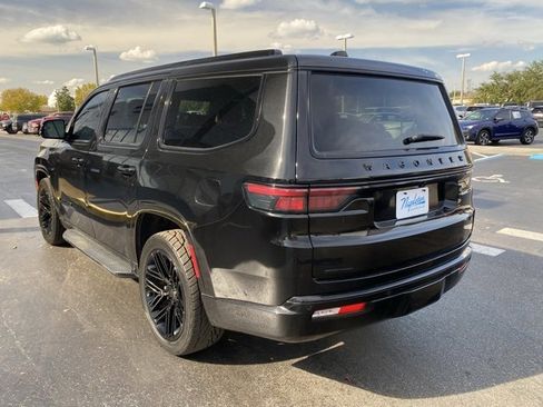 Used 2023 Jeep Wagoneer Series II image 6