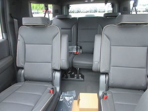 New 2026 GMC Yukon XL Elevation w/ Elevation Premium Package AWD/4WD image 12