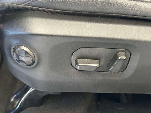 Used 2024 Jeep Wrangler Unlimited Sahara w/ Technology Group AWD/4WD image 20