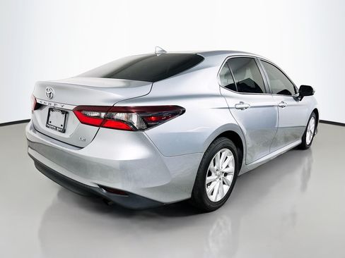 Used 2022 Toyota Camry LE FWD image 4