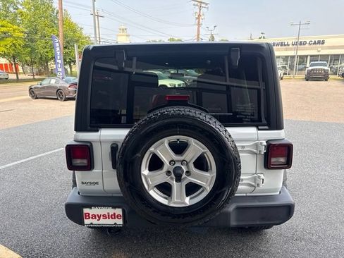 Used 2023 Jeep Wrangler Unlimited Sport AWD/4WD image 19