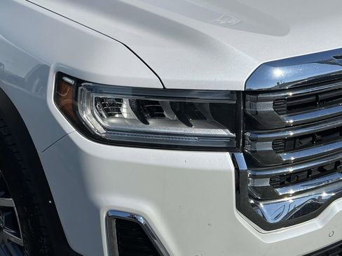 Used 2022 GMC Acadia SLT AWD/4WD image 10