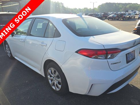 Used 2022 Toyota Corolla LE FWD image 4