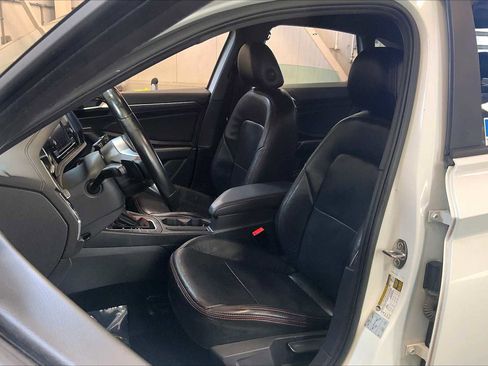 Used 2019 Volkswagen Jetta GLI image 8