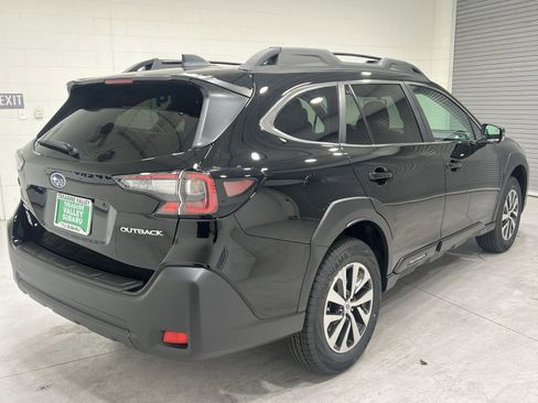 Certified 2025 Subaru Outback Premium image 8