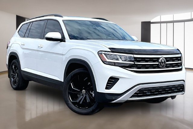 Used 2023 Volkswagen Atlas SE w/ Panoramic Sunroof Package FWD image 3