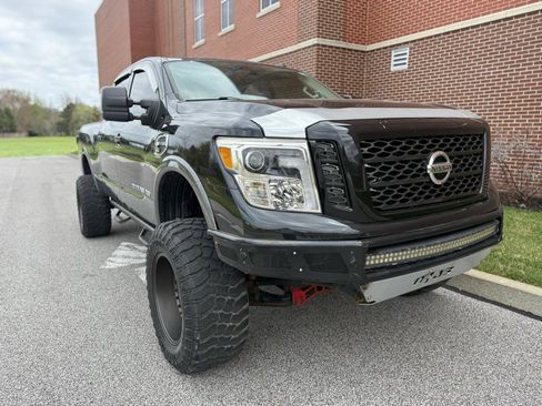 Used 2017 Nissan Titan PRO-4X image 24