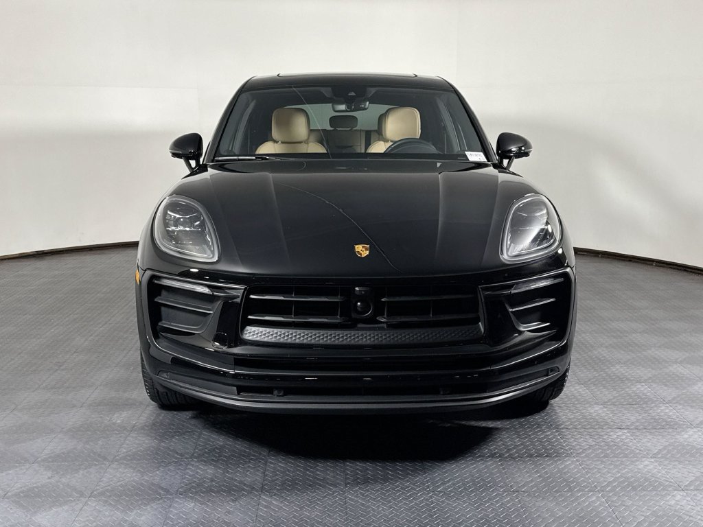 Certified 2026 Porsche Macan AWD/4WD image 10