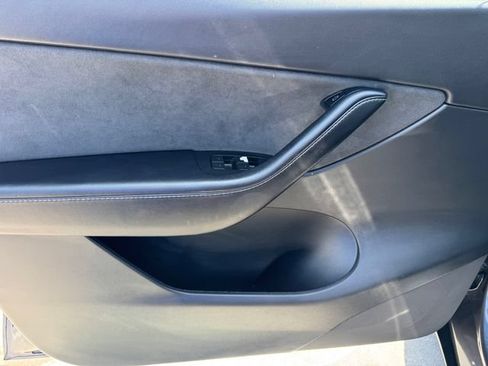 Used 2022 Tesla Model Y Performance AWD/4WD image 14