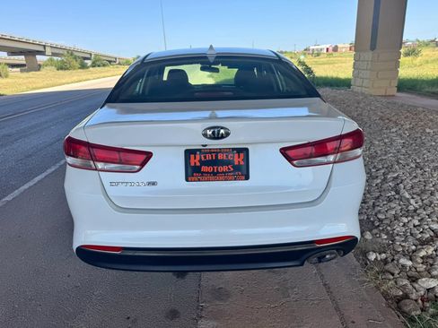 Used 2017 Kia Optima LX FWD image 4