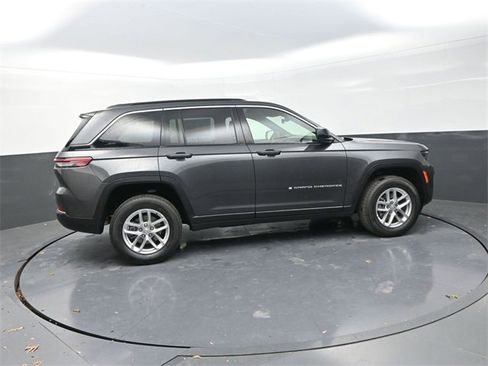 New 2025 Jeep Grand Cherokee Laredo w/ Luxury Tech Group I image 8