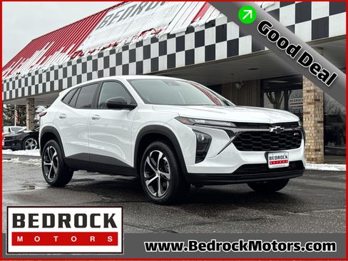 Used 2025 Chevrolet Trax RS w/ Driver Confidence Package image 1