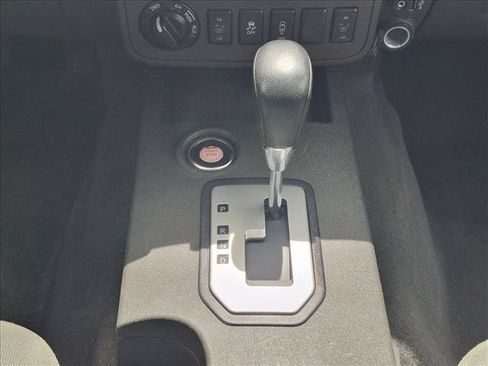 Used 2021 Nissan Frontier SV AWD/4WD image 11