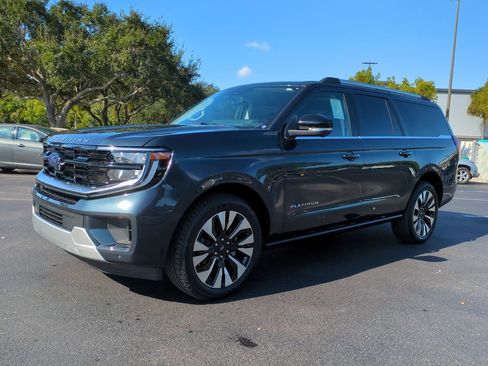 New 2025 Ford Expedition Max Platinum w/ Driver's Package image 8