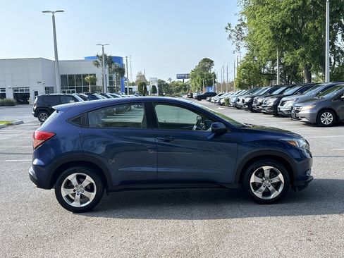 Used 2017 Honda HR-V LX image 8