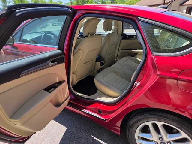 Used 2013 Ford Fusion SE FWD image 31