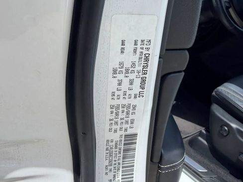 Used 2014 Jeep Grand Cherokee Limited RWD image 3