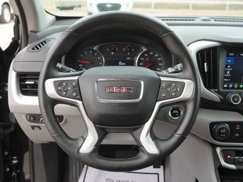 Used 2024 GMC Terrain SLT image 27