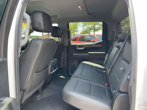 Used 2022 Chevrolet Silverado 1500 LTZ w/ Z71 Off-Road Package AWD/4WD image 3