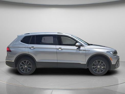 Certified 2023 Volkswagen Tiguan SE FWD image 4