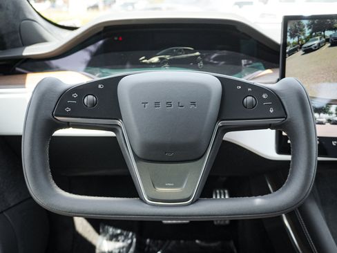 Used 2023 Tesla Model S AWD/4WD image 19