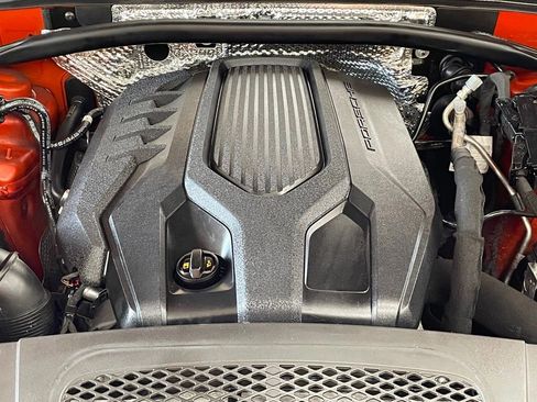 Used 2023 Porsche Macan AWD/4WD image 41