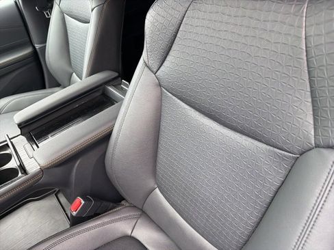 Certified 2025 Toyota Sienna XLE Woodland Edition image 14