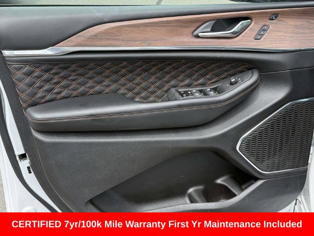 Used 2025 Jeep Grand Cherokee Summit w/ Obsidian Package AWD/4WD image 25