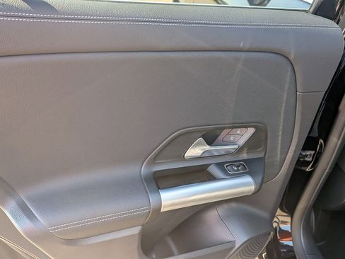 Certified 2025 Mercedes-Benz GLA 250 4MATIC image 25