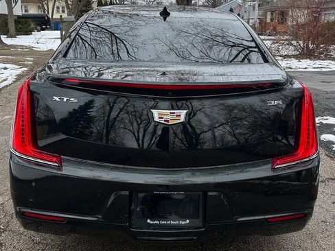 Used 2019 Cadillac XTS w/ Rear Seat Comfort Package image 6