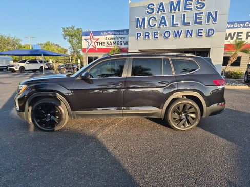 Used 2024 Volkswagen Atlas SE FWD image 2