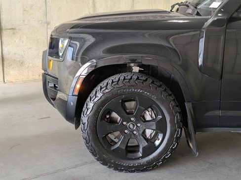 Used 2022 Land Rover Defender 110 X-Dynamic SE AWD/4WD image 16