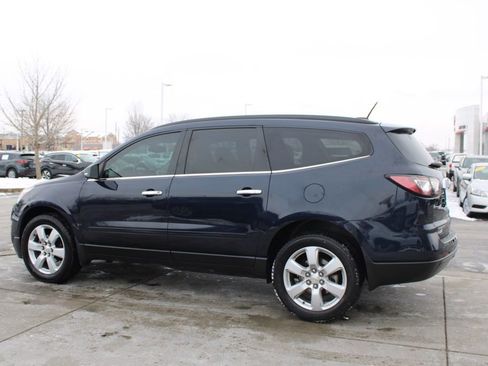 Used 2017 Chevrolet Traverse LT w/ Style and Technology Package image 4