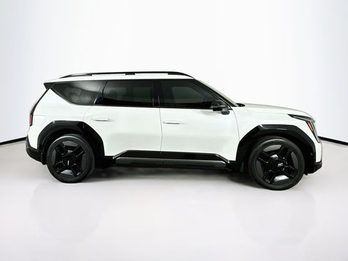 Used 2024 Kia EV9 GT-Line AWD/4WD image 10