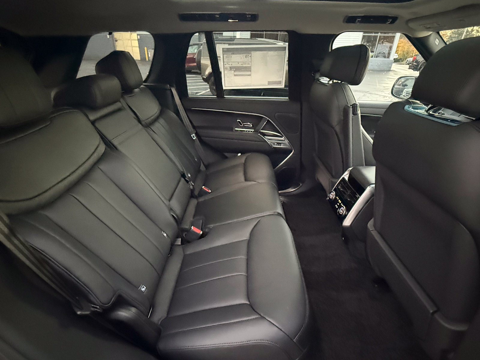 New 2027 Land Rover Range Rover SE AWD/4WD image 17