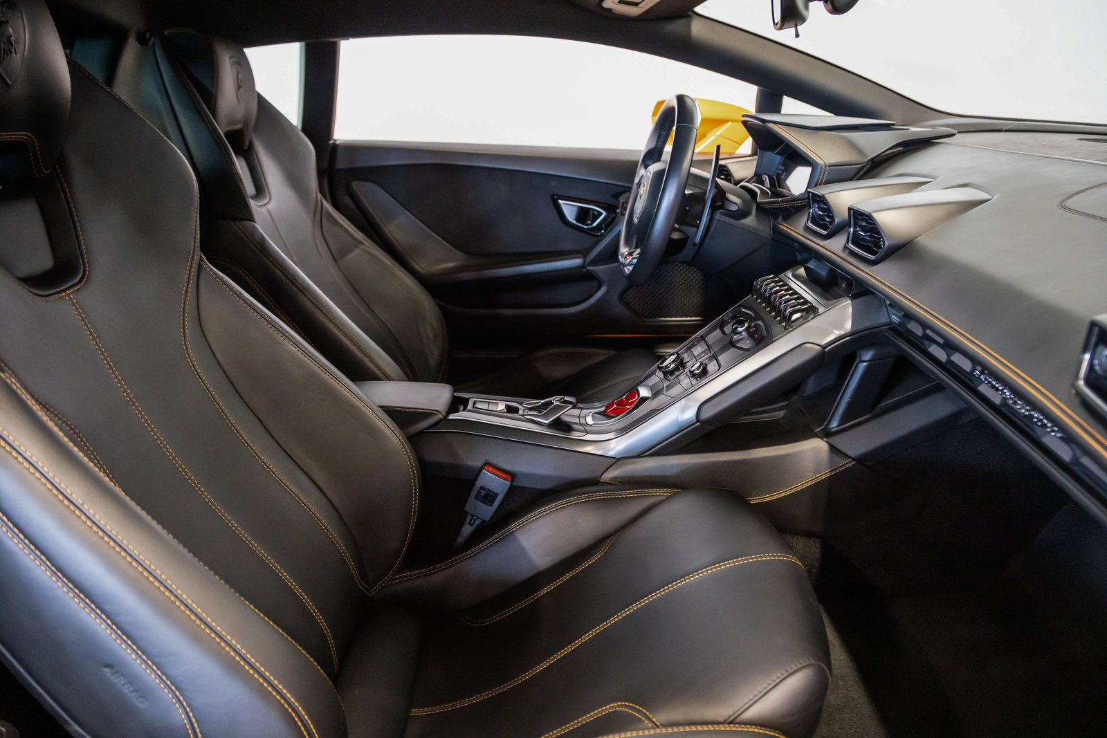 Used 2015 Lamborghini Huracan LP 610-4 AWD/4WD image 34