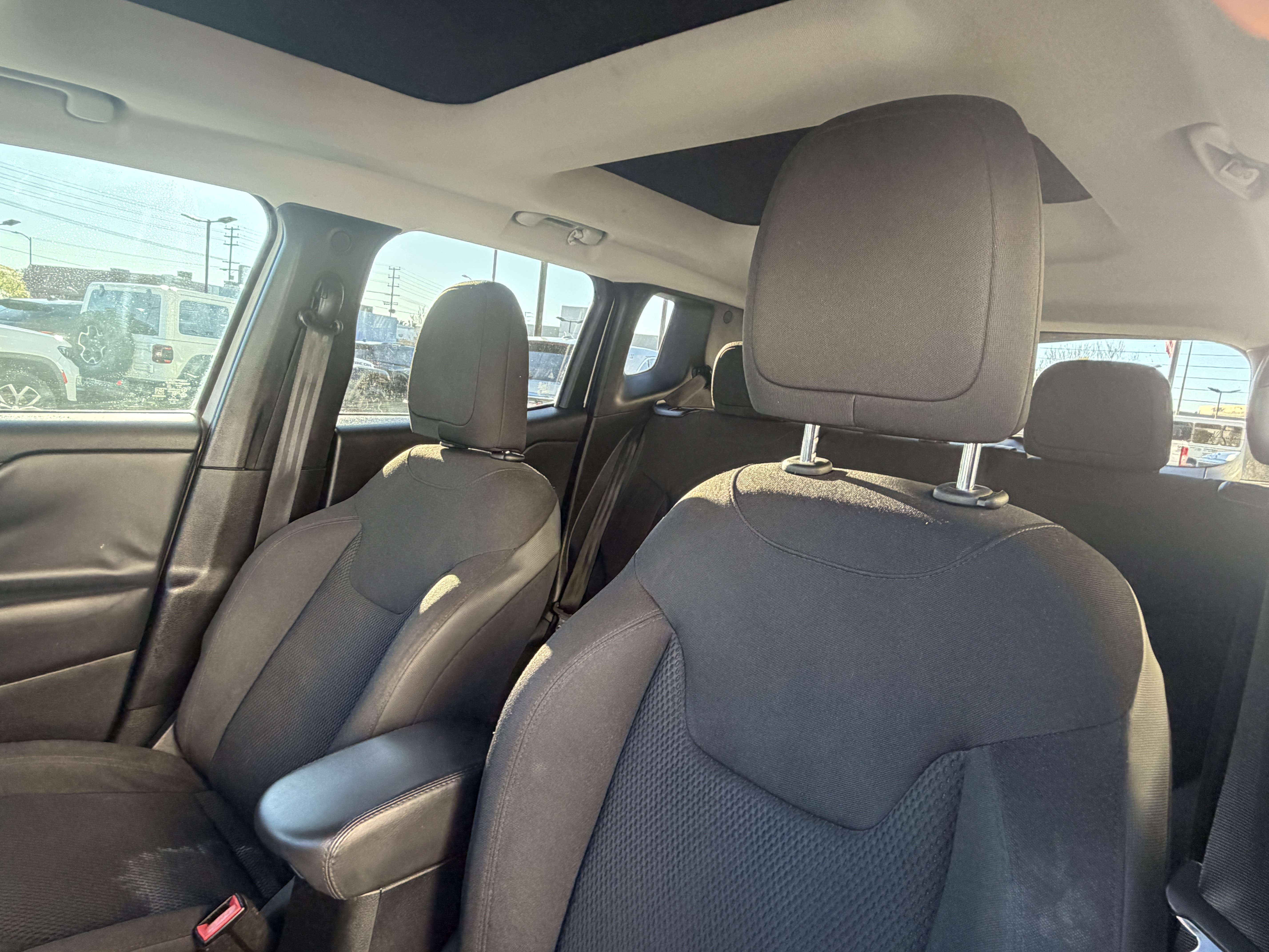 Certified 2019 Jeep Renegade Altitude w/ Quick Order Package 22M FWD image 16