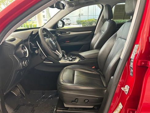 Used 2018 Alfa Romeo Stelvio Sport w/ Quick Order Package 22J Sport AWD/4WD image 5