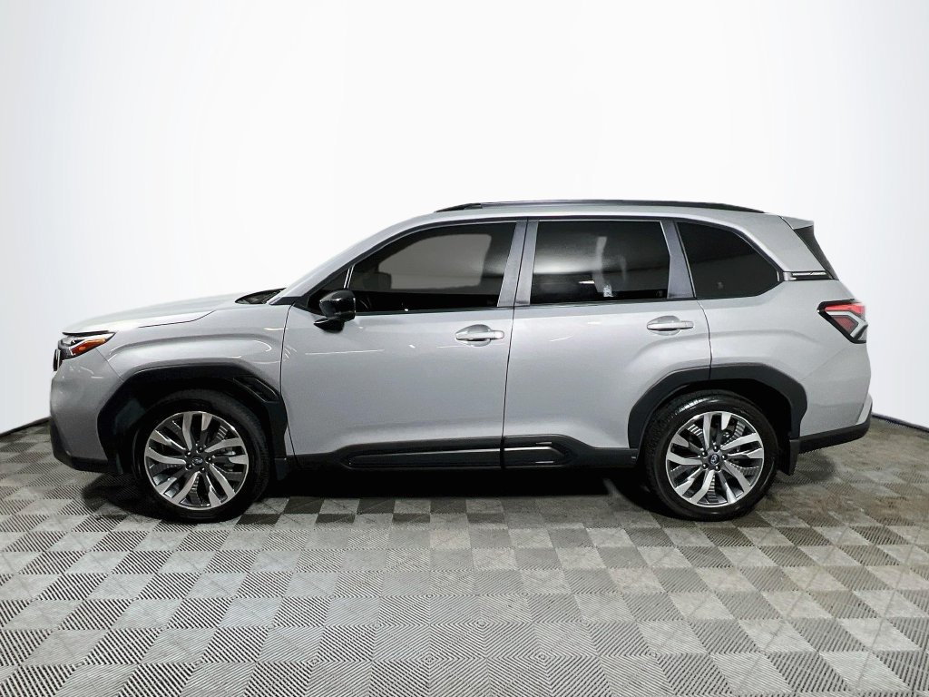Used 2025 Subaru Forester Touring w/ Popular Package - Touring AWD/4WD image 4