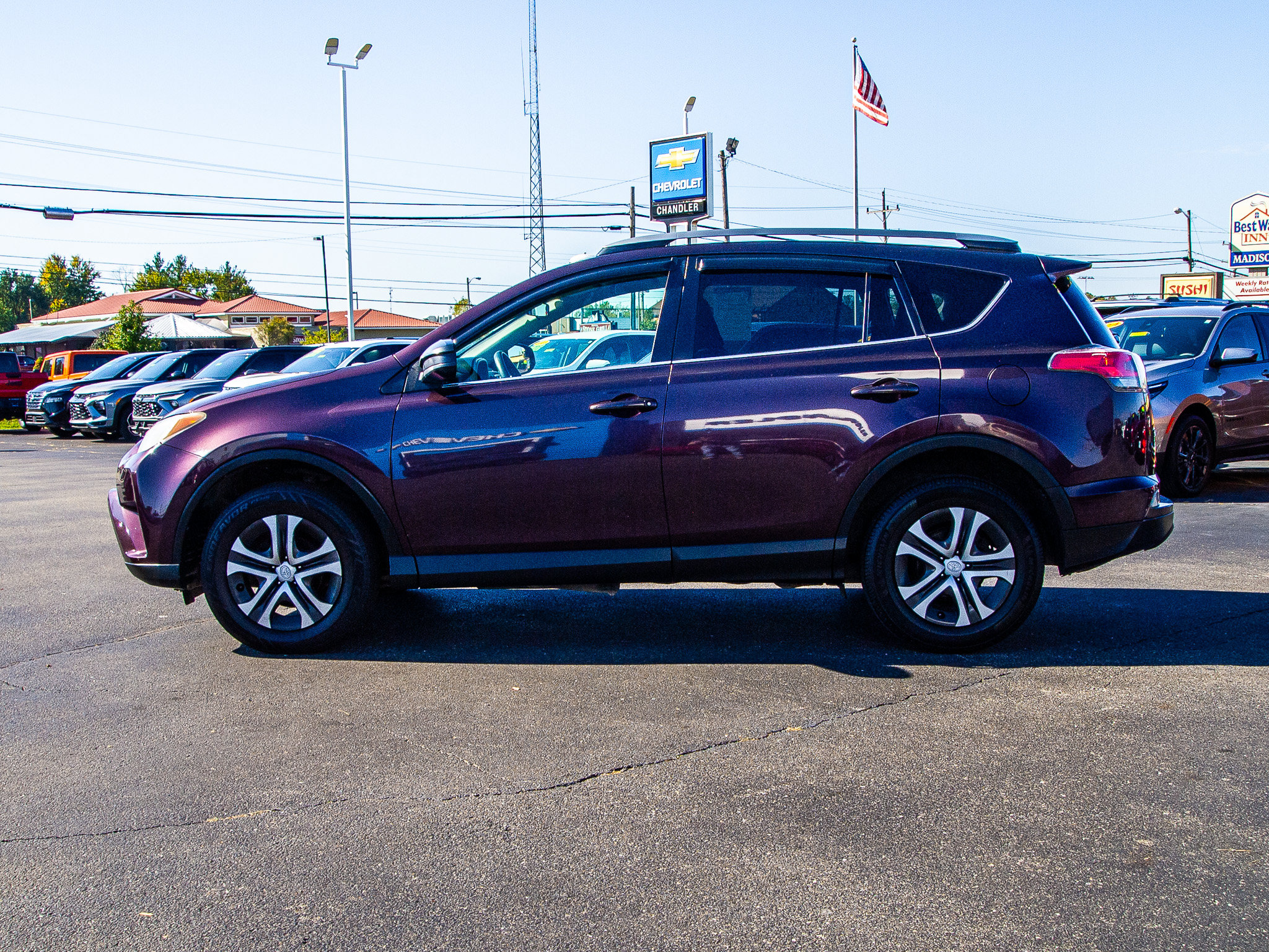 Used 2017 Toyota RAV4 LE w/ Carpet Mat Package AWD/4WD image 4