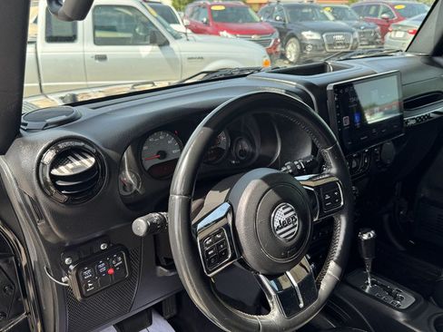 Used 2016 Jeep Wrangler Unlimited Sahara AWD/4WD image 14