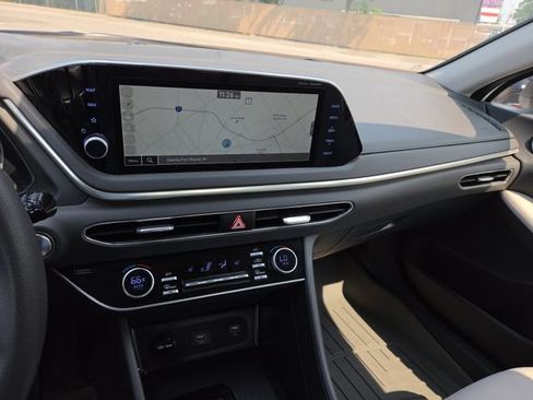 Certified 2023 Hyundai Sonata SEL w/ Preferred Accessory Package FWD image 11
