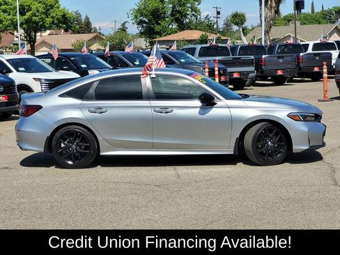 Used 2025 Honda Civic Sport image 4